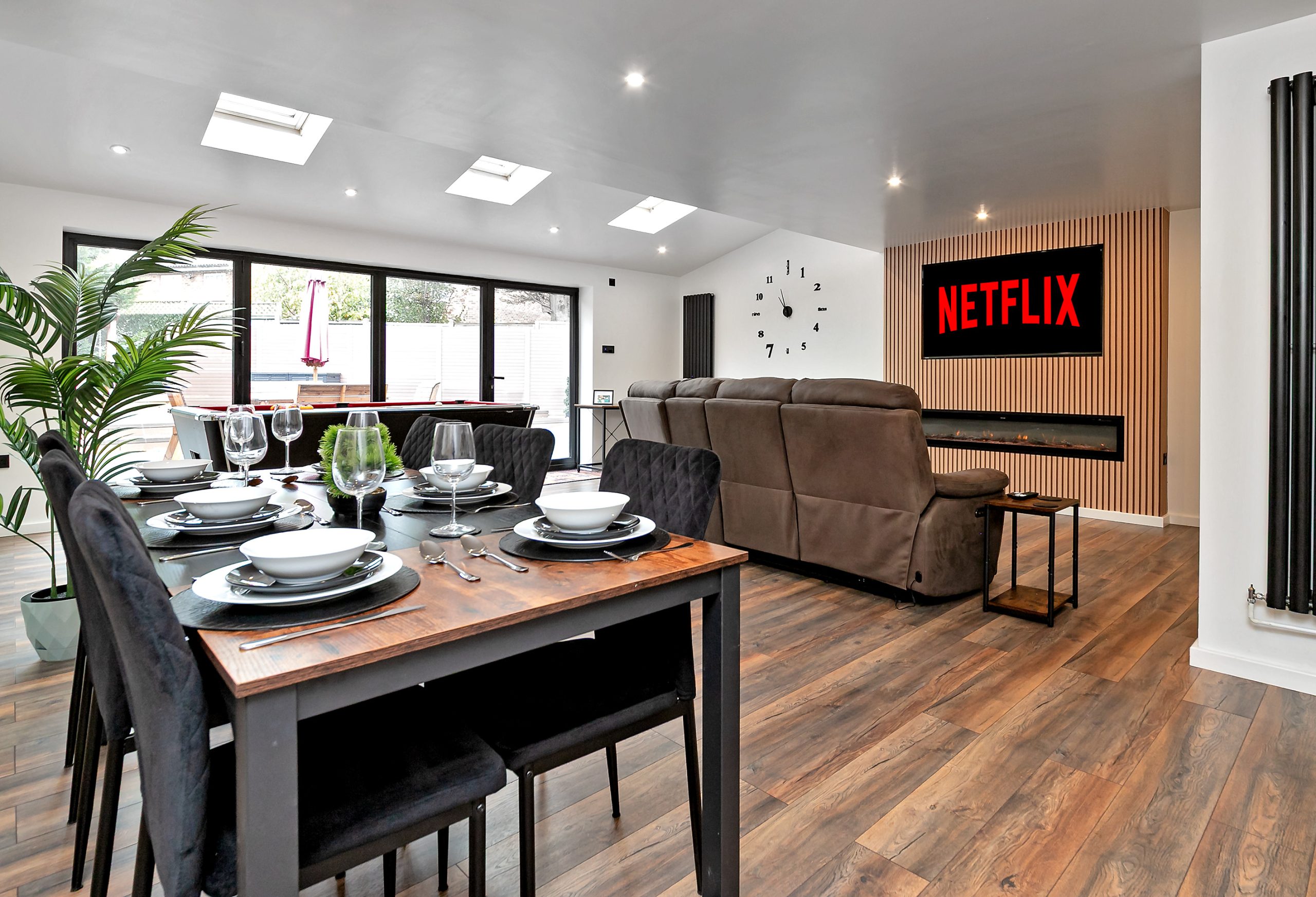 16LinbridgeWay-96 1 chasing-the-moon-skye-bedroom